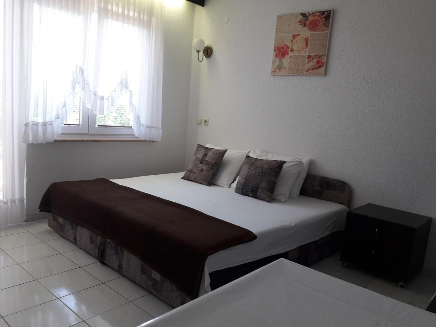 House Mai With Pool Guest house *