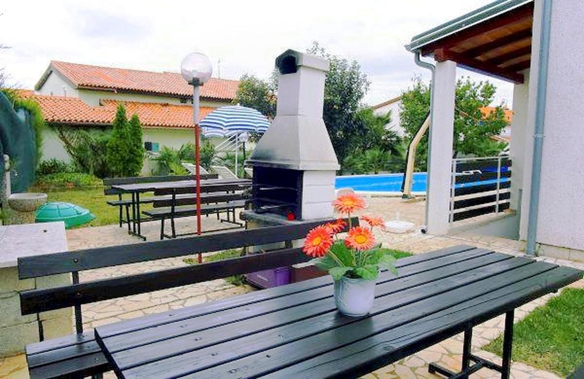 House Mai With Pool Gasthof